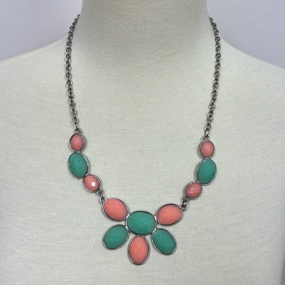 Statement necklace